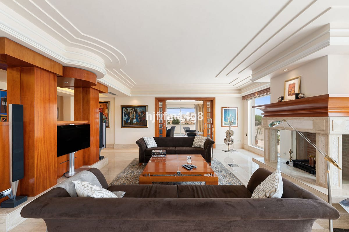 Vier-slaapkamer penthouse in Nueva Andalucía in Nueva Andalucía - foto 7