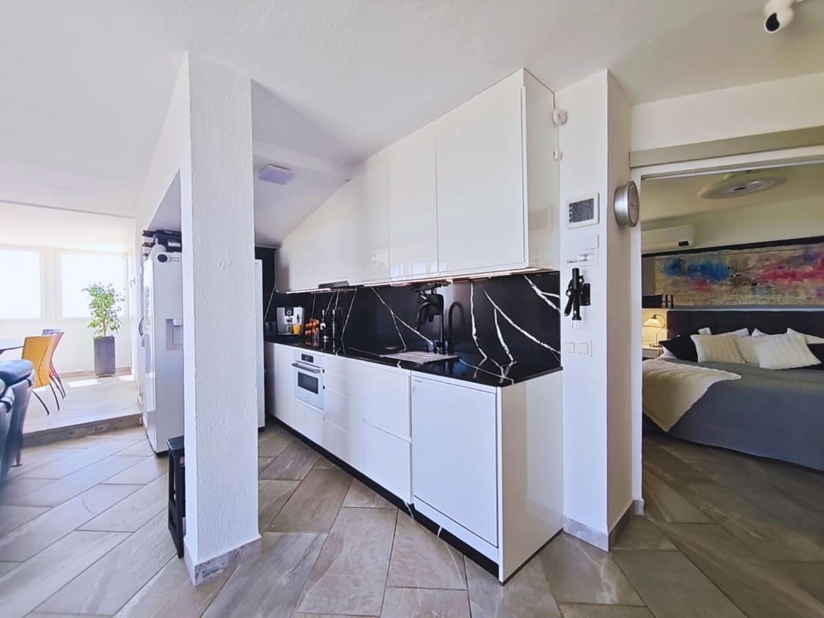 1-slaapkamer penthouse in Fuengirola met panoramisch zeezicht en privéterras in Fuengirola - foto 11