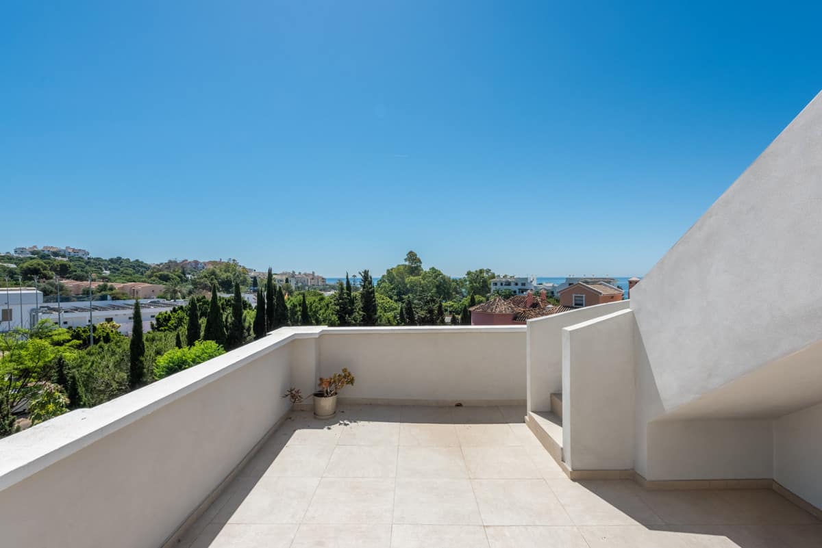 Villa met 5 slaapkamers in Estepona – ruimte, ligging en potentieel in Estepona - foto 13