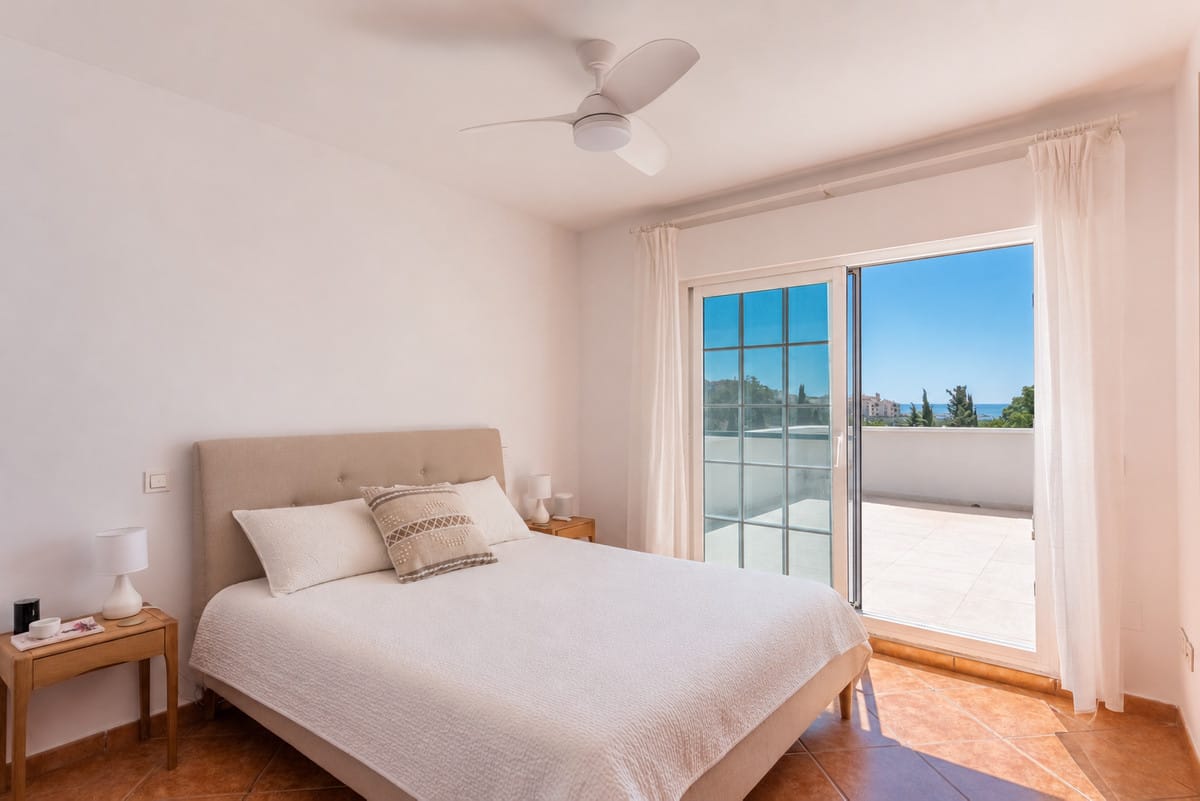 Villa met 5 slaapkamers in Estepona – ruimte, ligging en potentieel in Estepona - foto 16