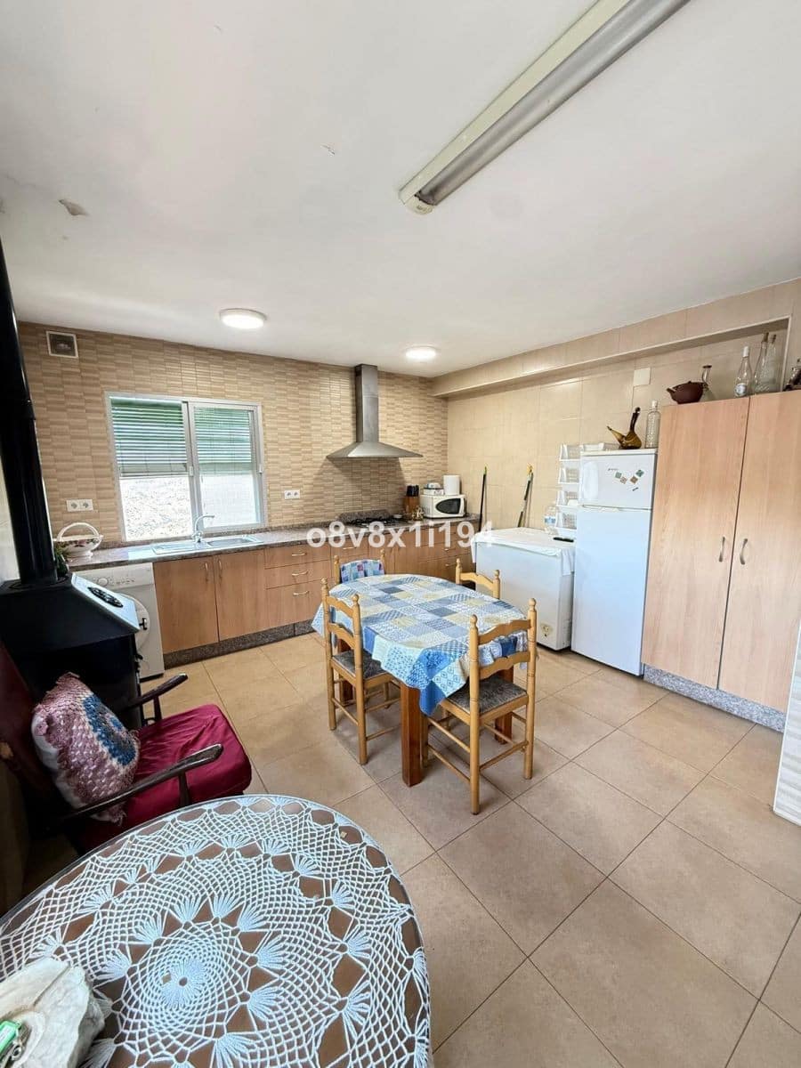 4-slaapkamerhuis en twee onafhankelijke panden in Cómpeta (Málaga) in Cómpeta - foto 8
