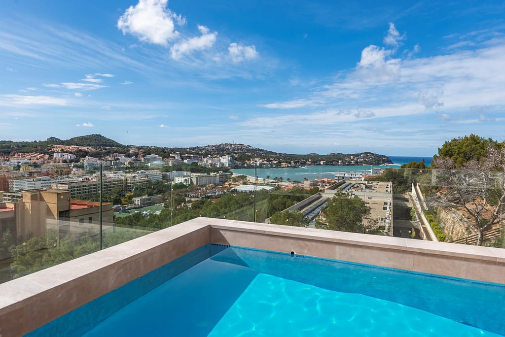 Exclusive penthouse in Santa Ponsa with private rooftop pool, sea views & luxury finishes 13