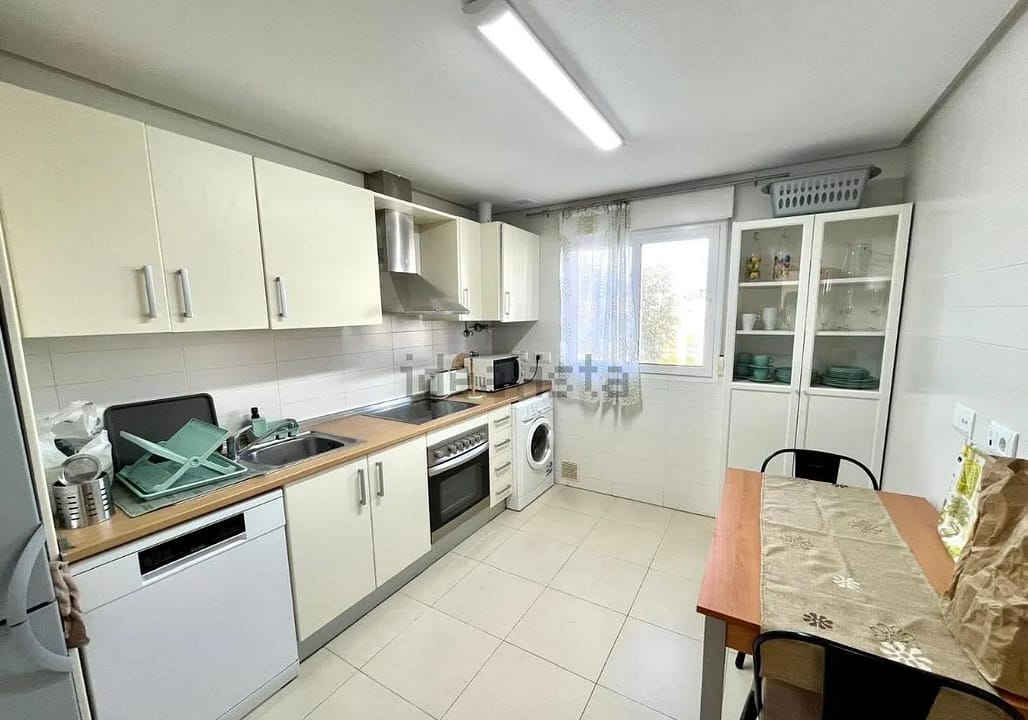 49d737f6-b8e7-4395-90dc-b9ec3814e69e (002)