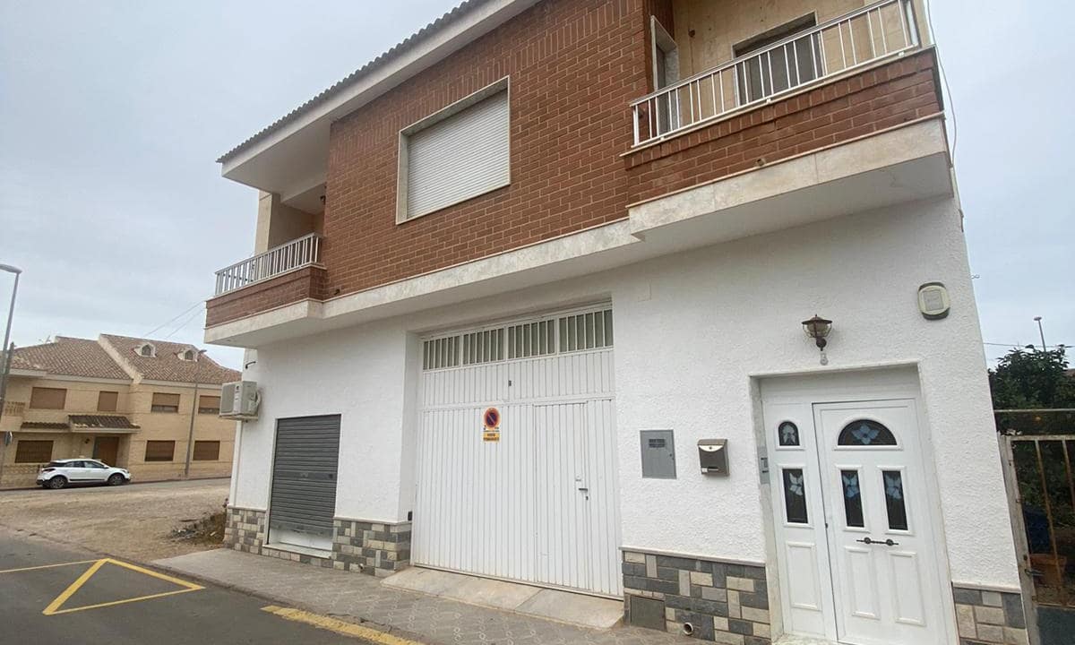 3 Bed Rental in Roldan