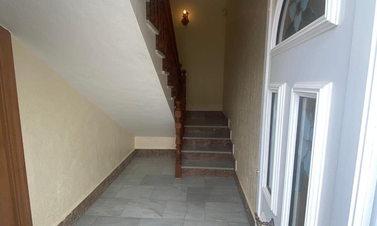 deb5ffb4-c350-41ae-8781-37ca79f2a188