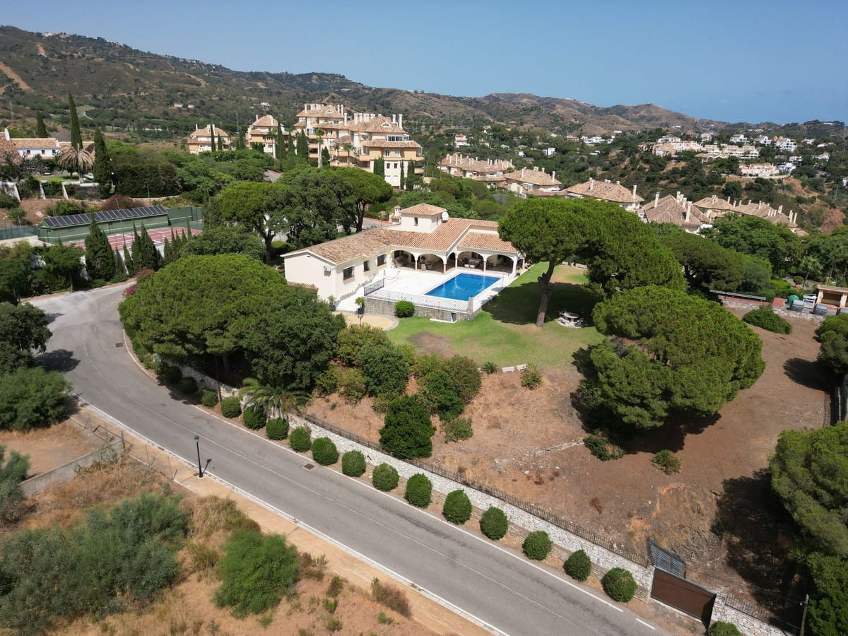 Plot in Elviria