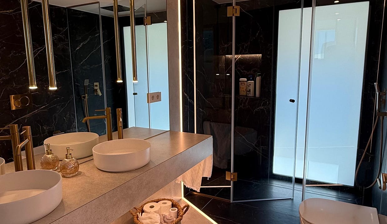 PHOTO-2025-10-01-13-24-40