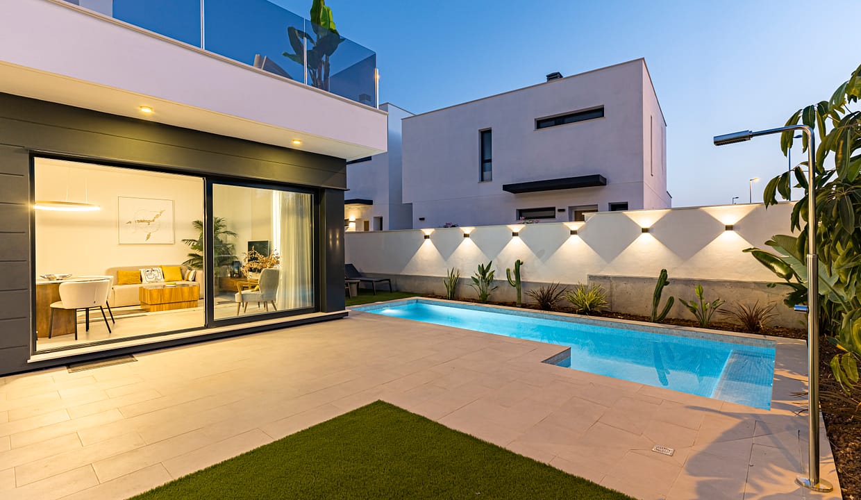 - Tindra Golf 1 - jardín, piscina y fachada