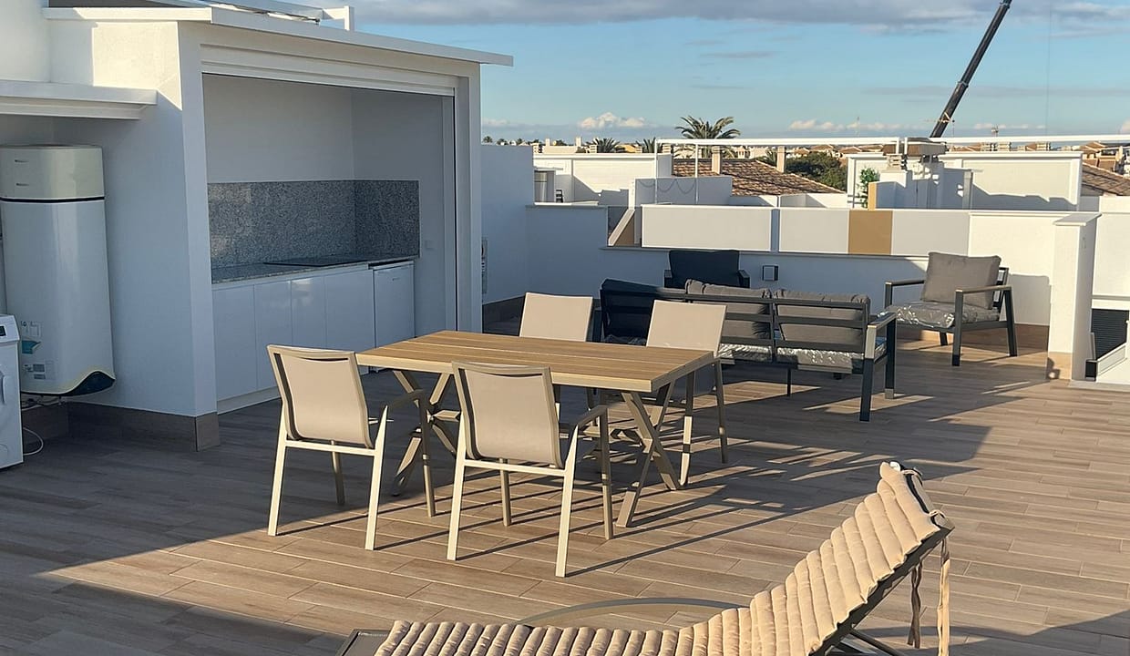 ec9f8943-fdd5-4aaf-9796-cecaba5a256c (002)