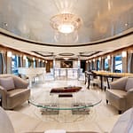 QUEEN-MAVIA_05_SW_Main-salon_Queen-Mavia-177_LR-19rT8ixm