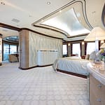 QUEEN-MAVIA_12_SW_Master-stateroom_Queen-Mavia-110_LR-gnKm0Rmq