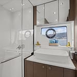 20_STB-twin-bathroom_THOM6897-TD6txbNb