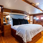 016_VIRGINIA-SEA_Master-Stateroom_HR-OFp8alu8