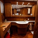 VIS_15_Master-bathroom_admiral_varazze-94-QpnlmKiE