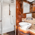 011-XOXO-Benetti-85-VIP-En-Suite-011-1qKB4JUu
