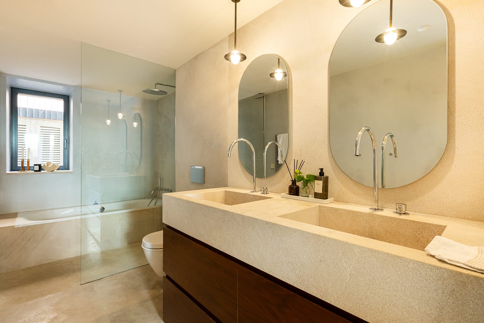 Sophisticated living in a renovated El Terreno Villa 49