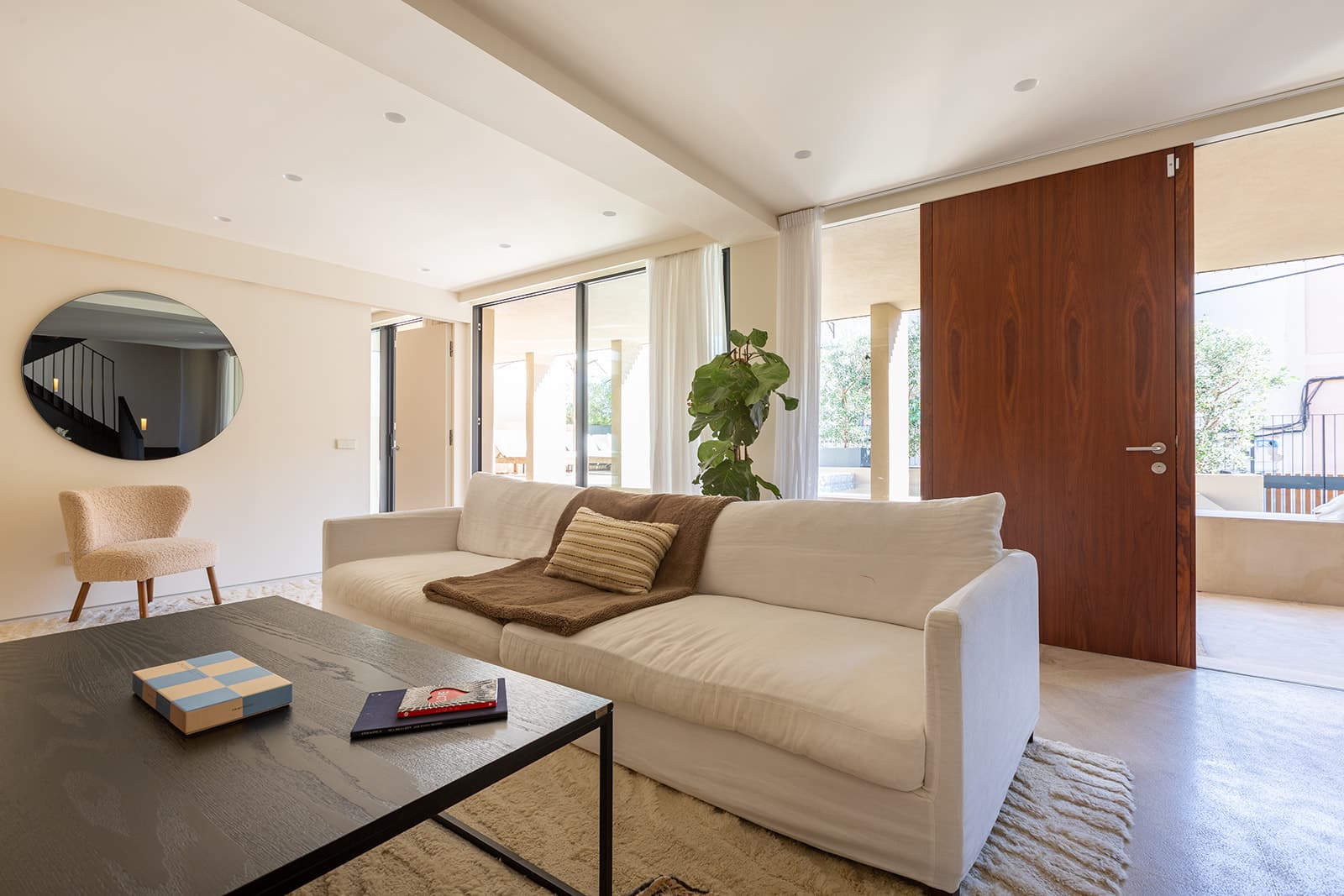 Sophisticated living in a renovated El Terreno Villa 46