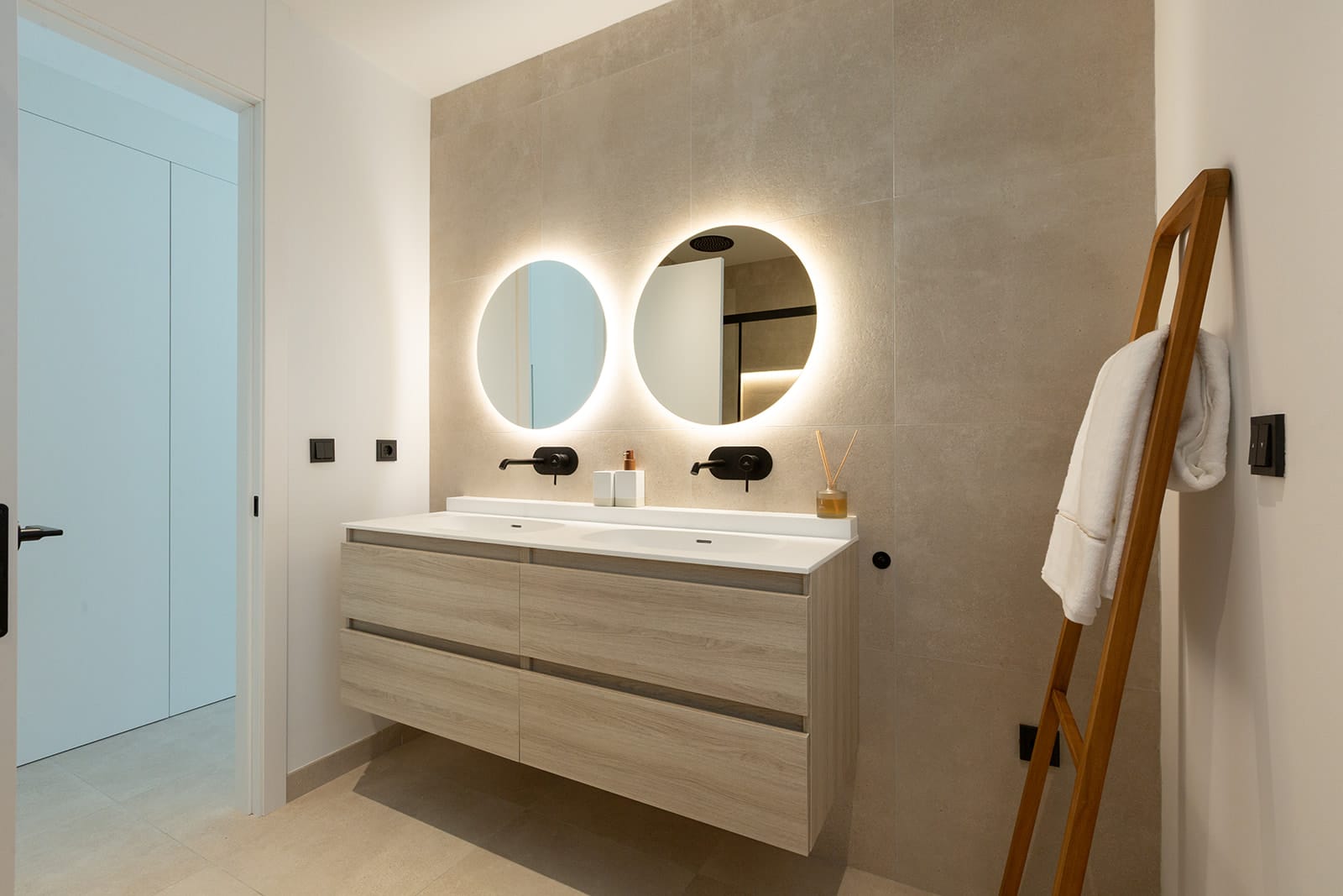 Reformed apartment with generous terrace in Son Armadams, Palma 56