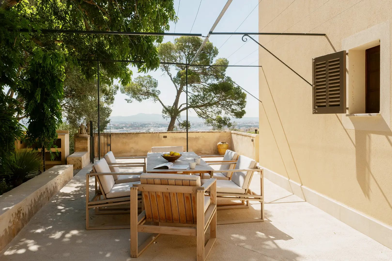 Reformed house with captivating views in Palma 40