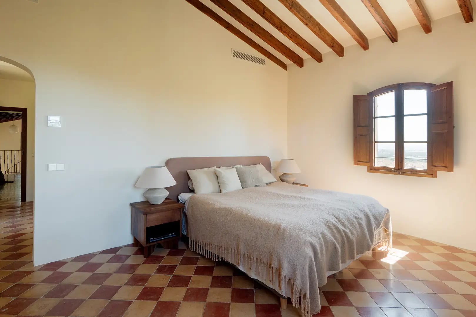 Reformed house with captivating views in Palma 16