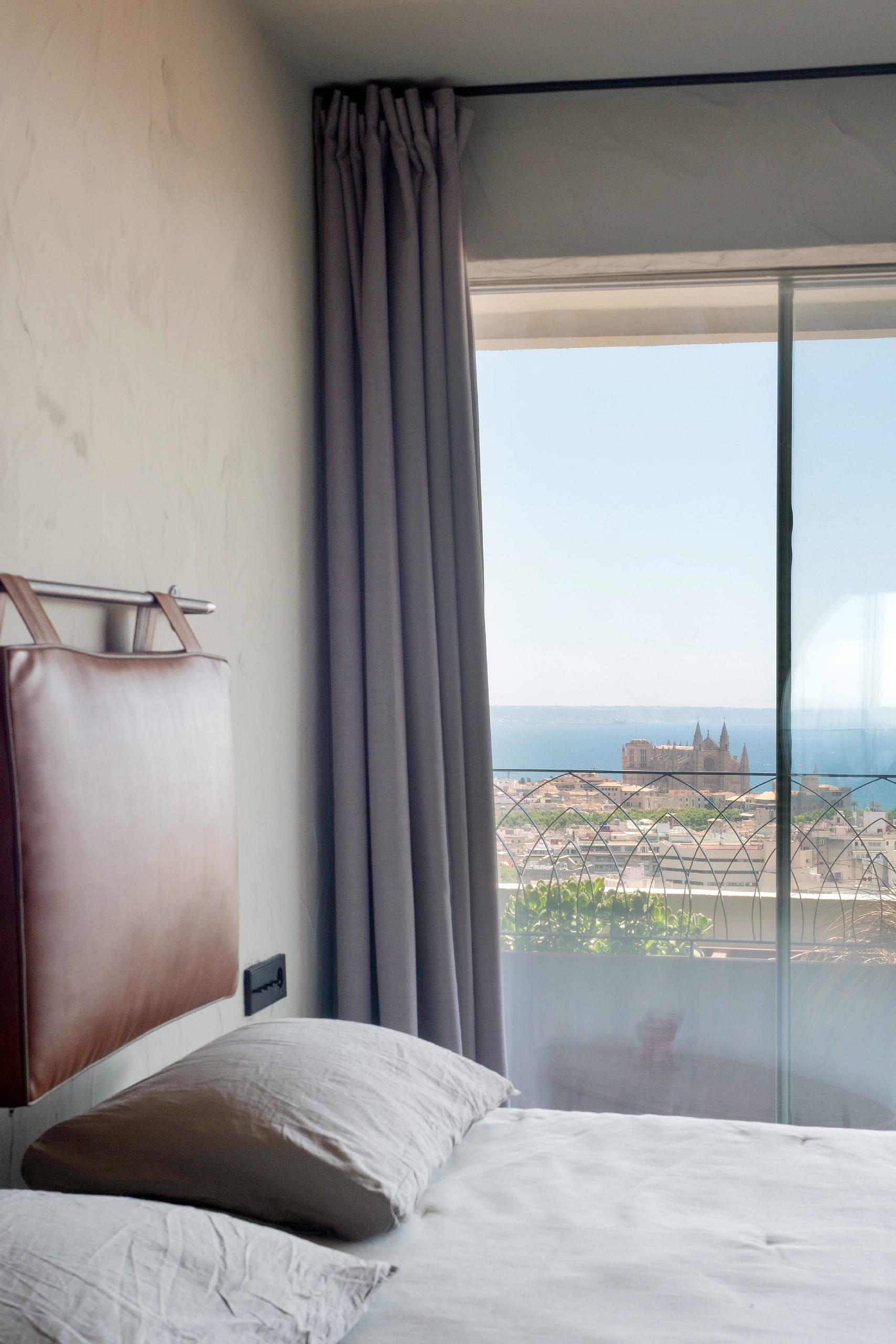 Stunning apartment with panoramic sea and Palma bay views 9