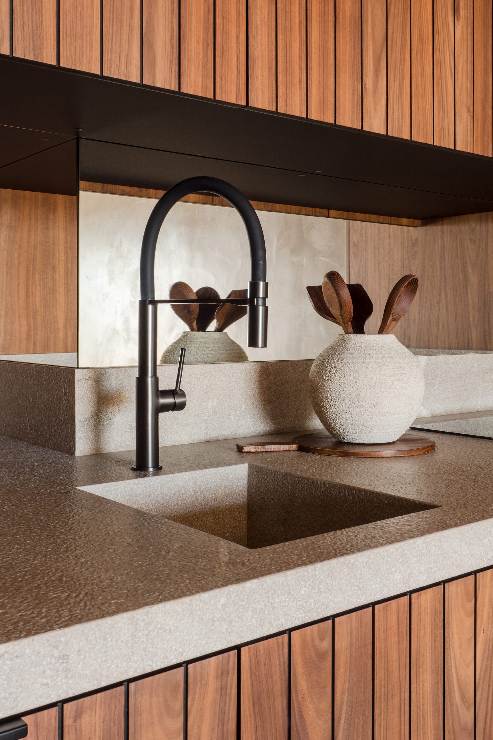 Newly Renovated Apartment with Sea Views in Exclusive Puerto Portals 49