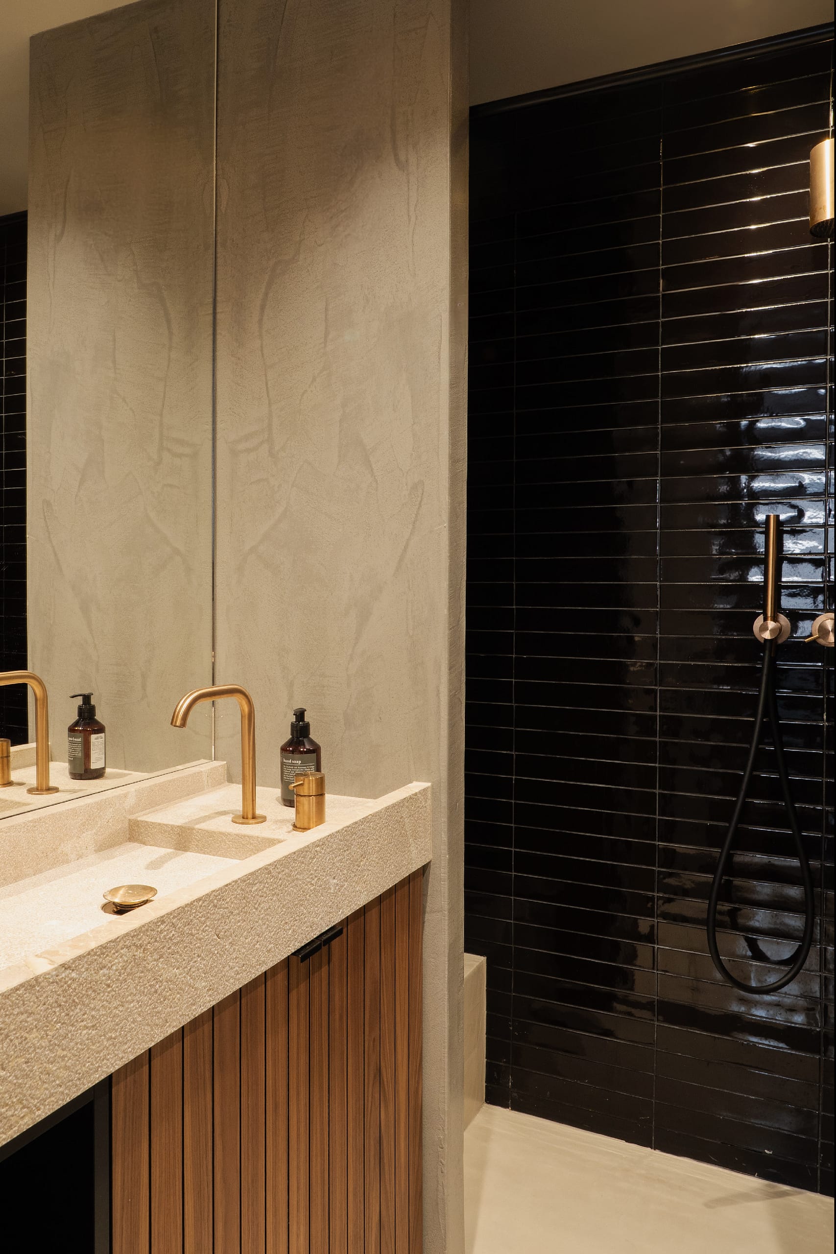 Newly Renovated Apartment with Sea Views in Exclusive Puerto Portals 42