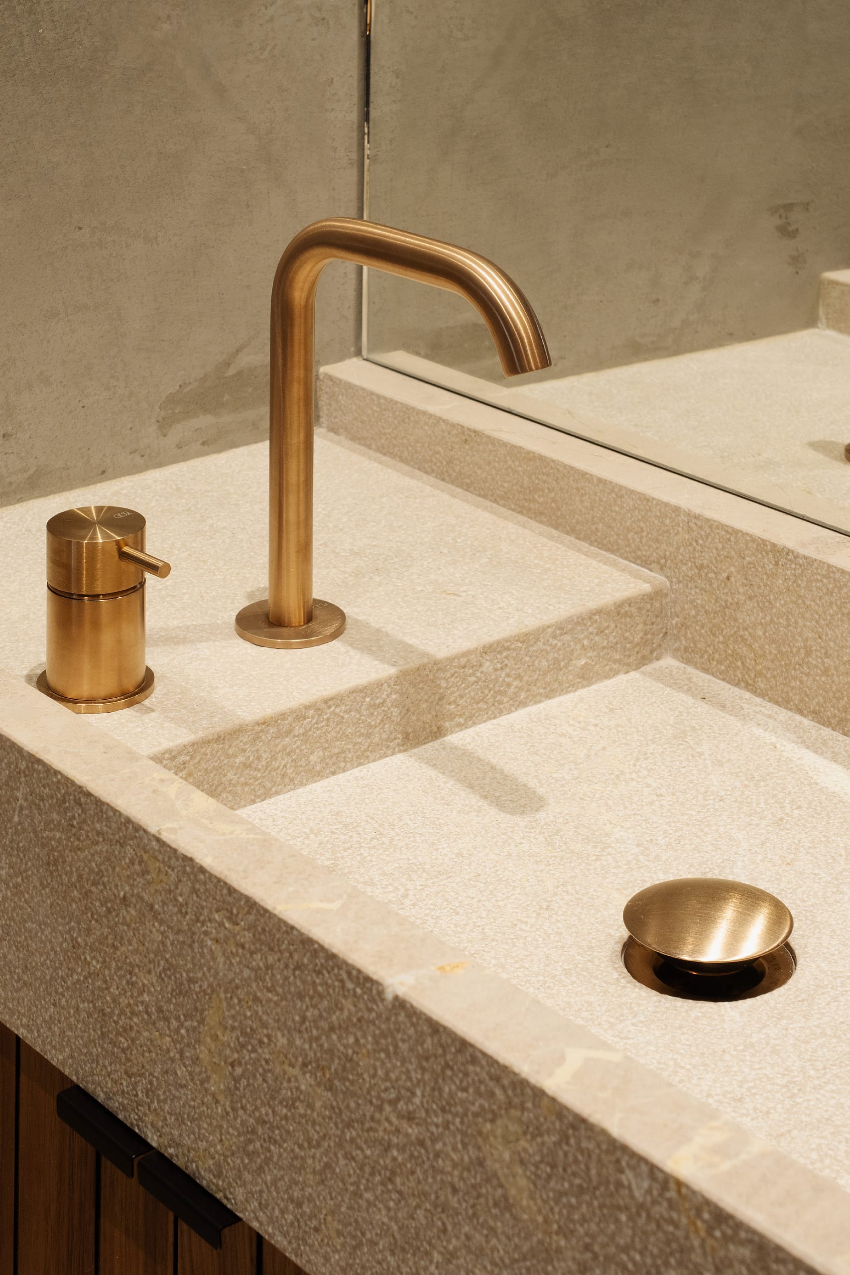 Newly Renovated Apartment with Sea Views in Exclusive Puerto Portals 37