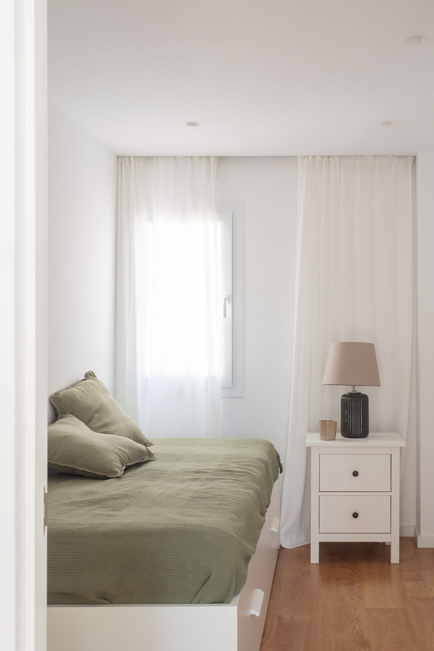 Fantastic renovated penthouse with expansive terraces in El Molinar 14