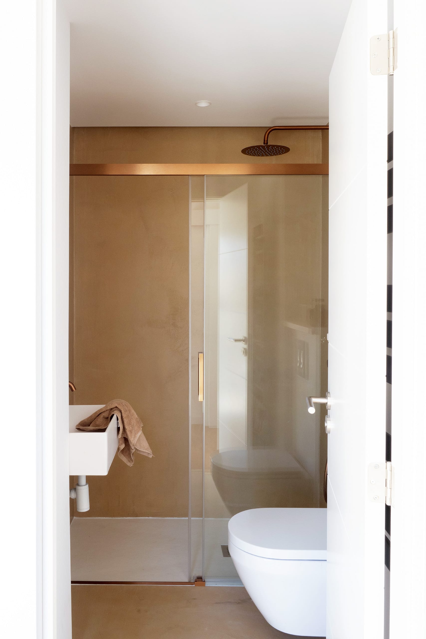 Fantastic renovated penthouse with expansive terraces in El Molinar 2