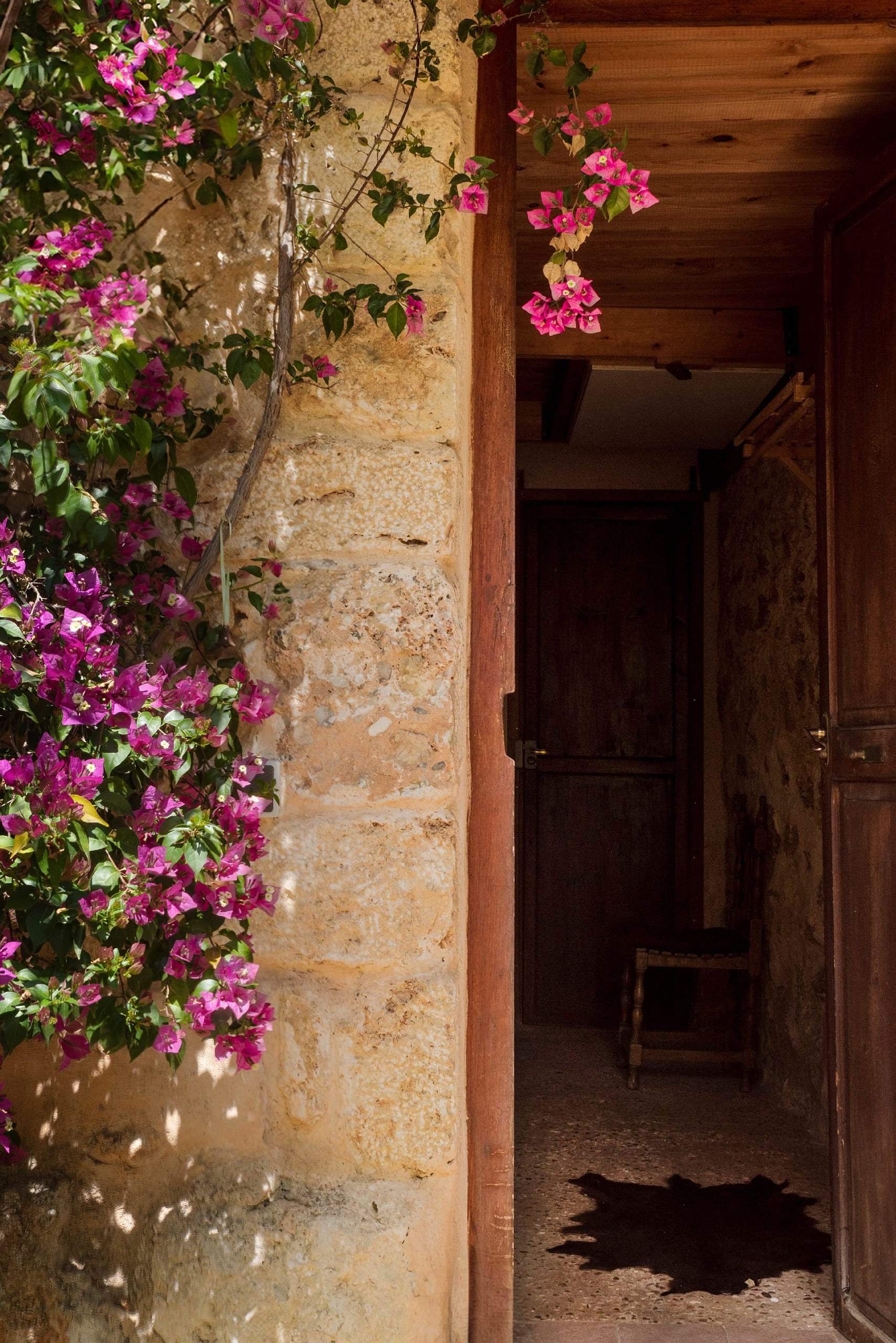 Country home on large plot in a private location 10