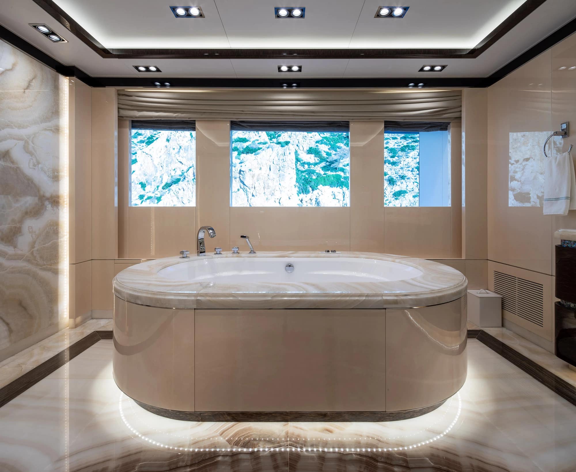 OPTASIA__Jeff+Brown-20048_LR-BaiJAUCN