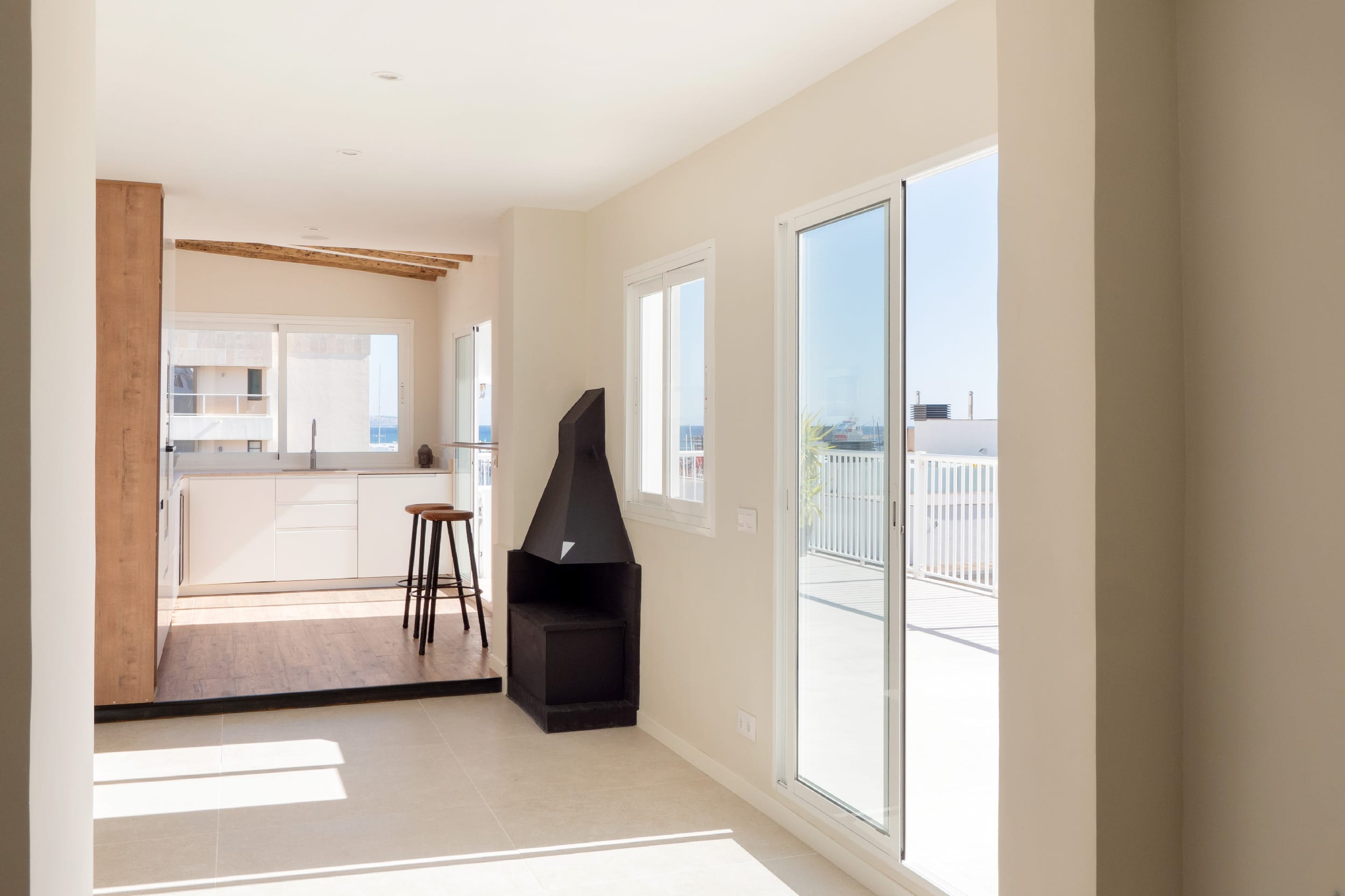 Renovated penthouse with large terrace and sea views in Santa Catalina