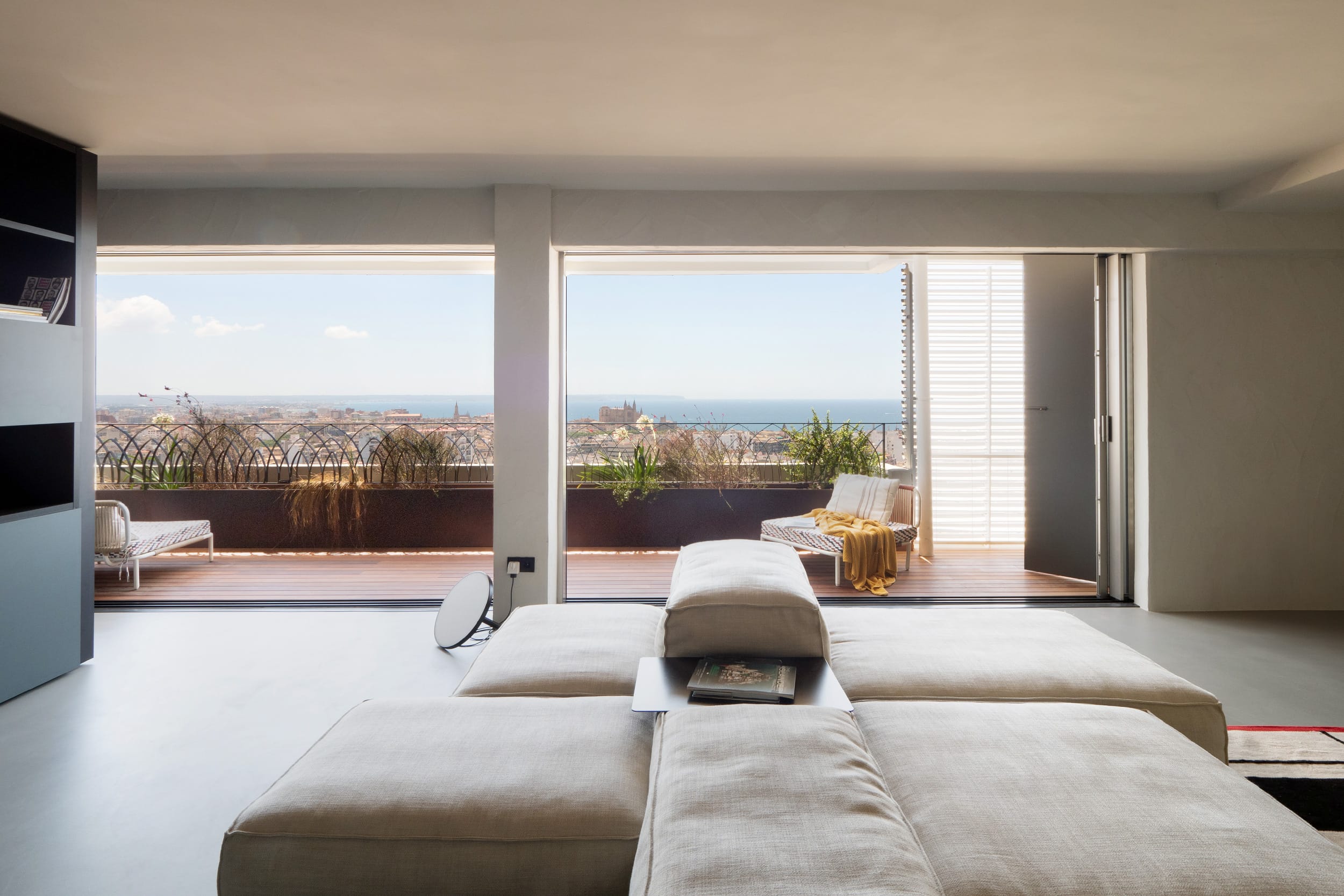 Stunning apartment with panoramic sea and Palma bay views 32