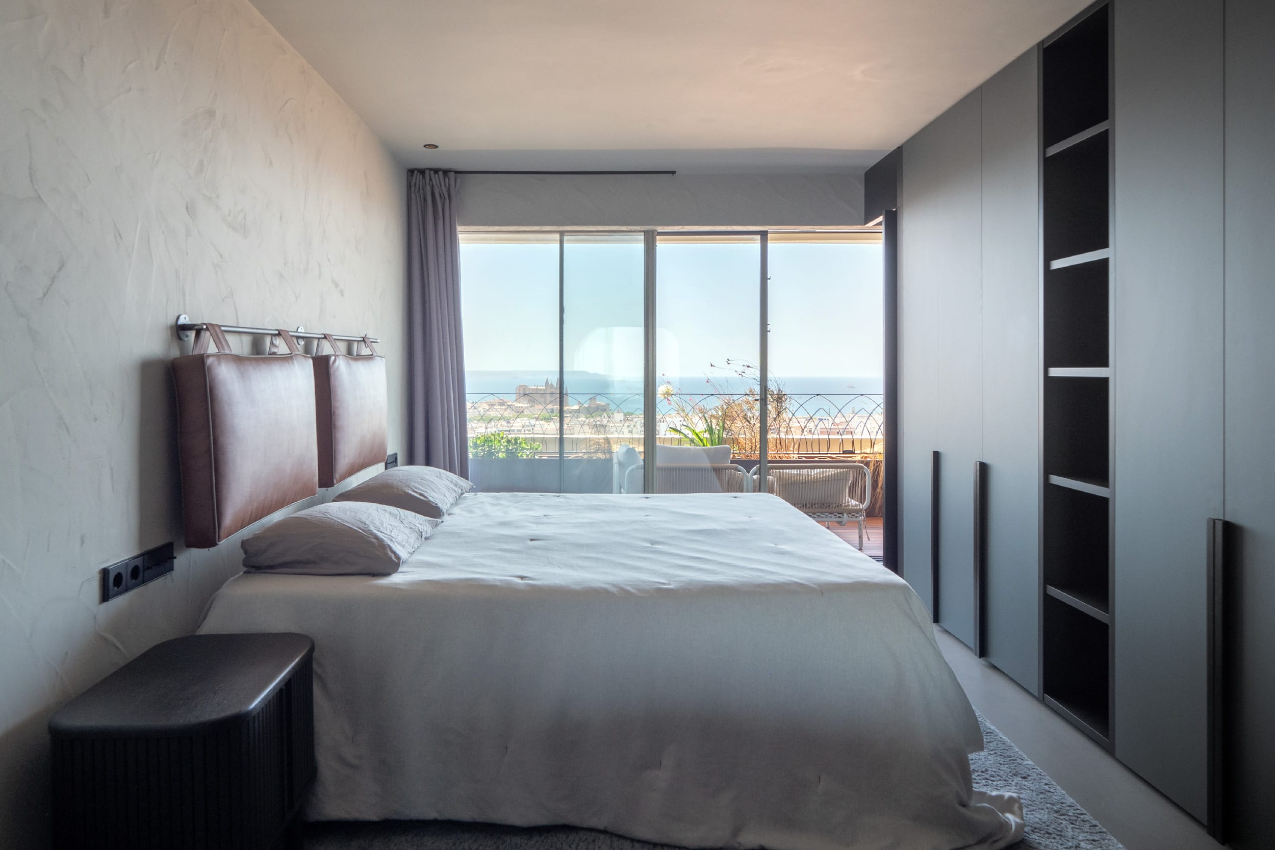 Stunning apartment with panoramic sea and Palma bay views 12