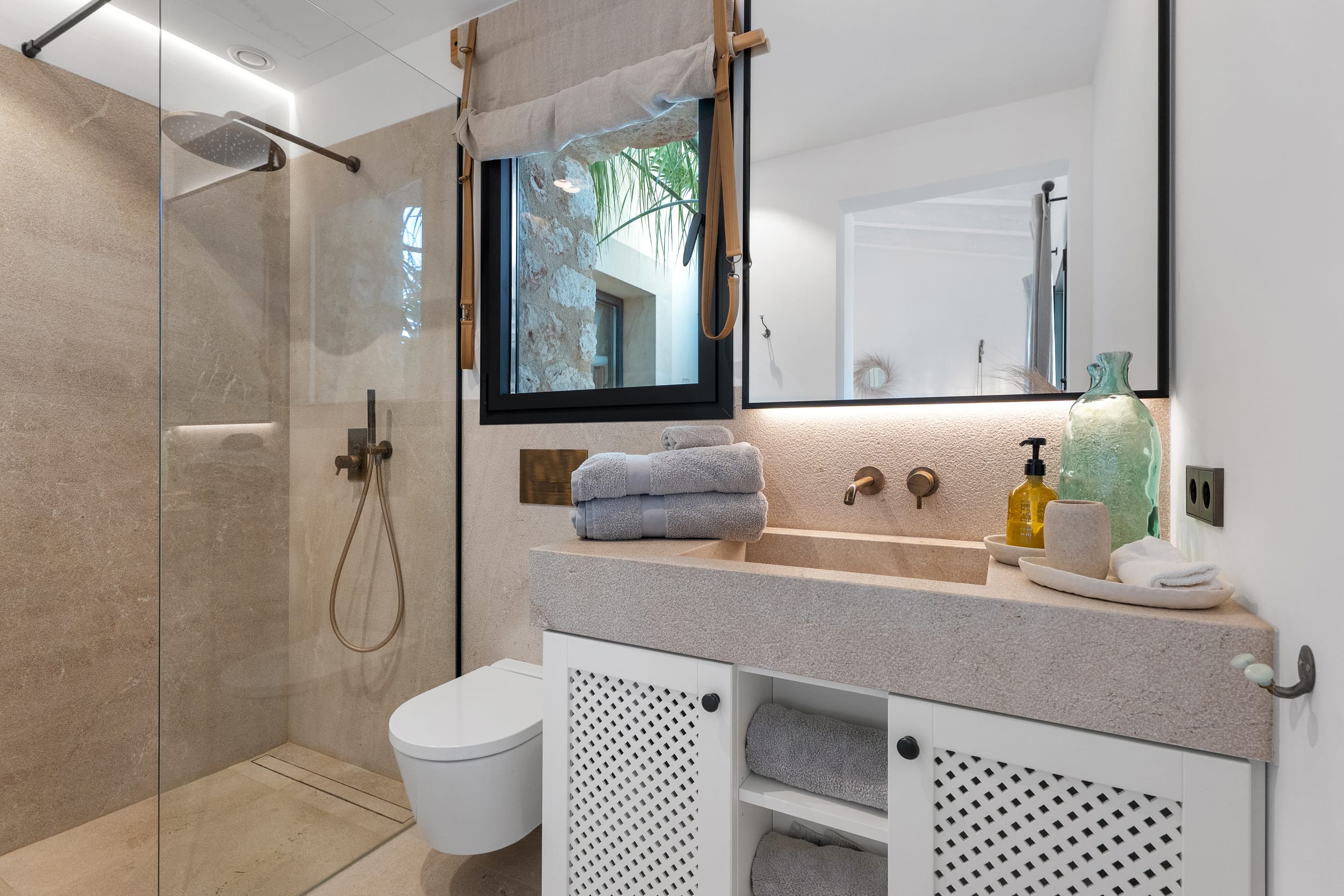 Remarkable finca with private golf course and guest house in Llucmajor 13