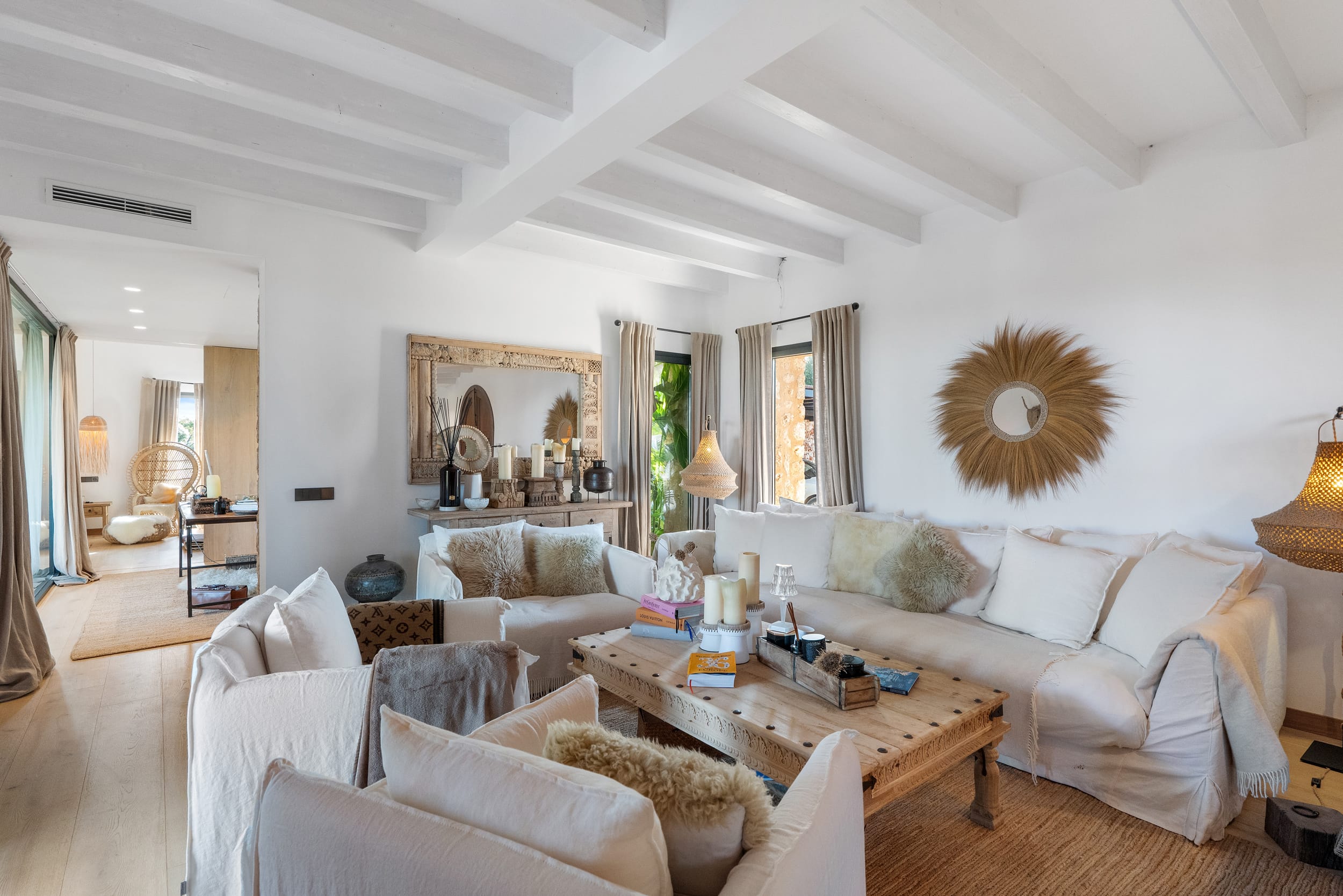 Remarkable finca with private golf course and guest house in Llucmajor 7