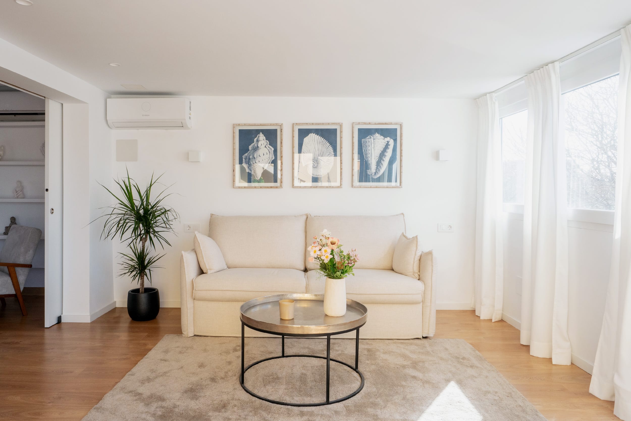 Fantastic renovated penthouse with expansive terraces in El Molinar 27