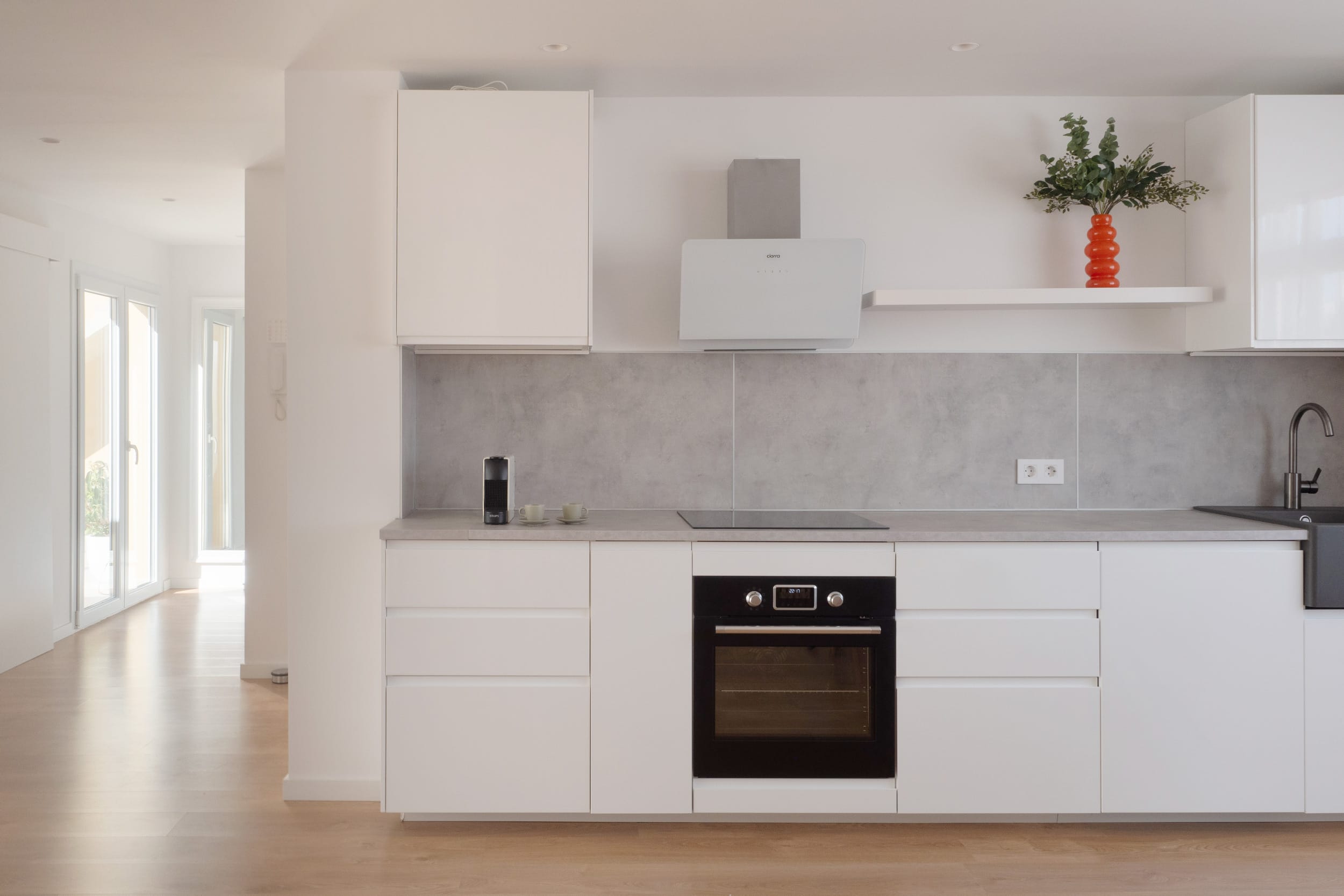 Fantastic renovated penthouse with expansive terraces in El Molinar 24