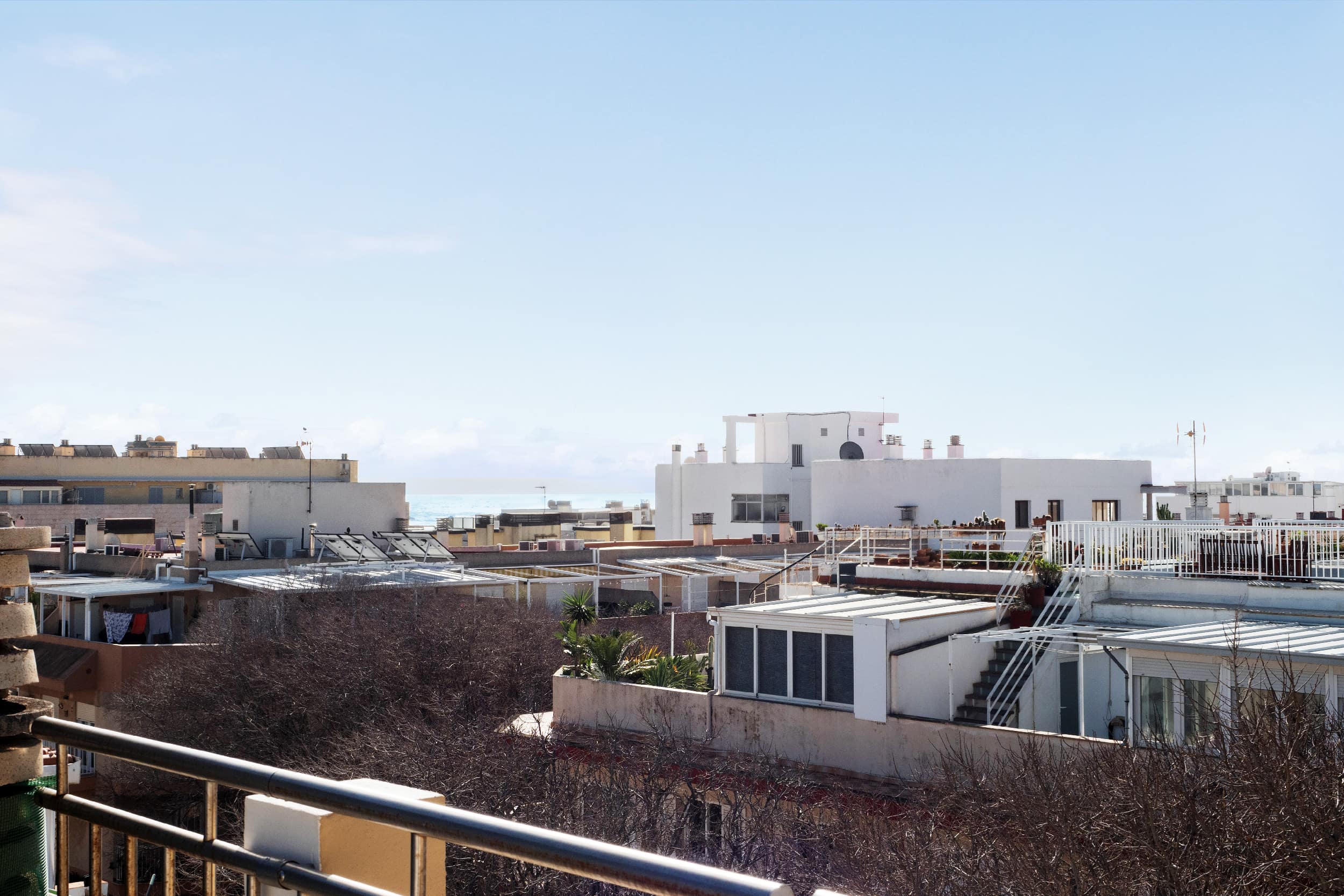 Fantastic renovated penthouse with expansive terraces in El Molinar 16