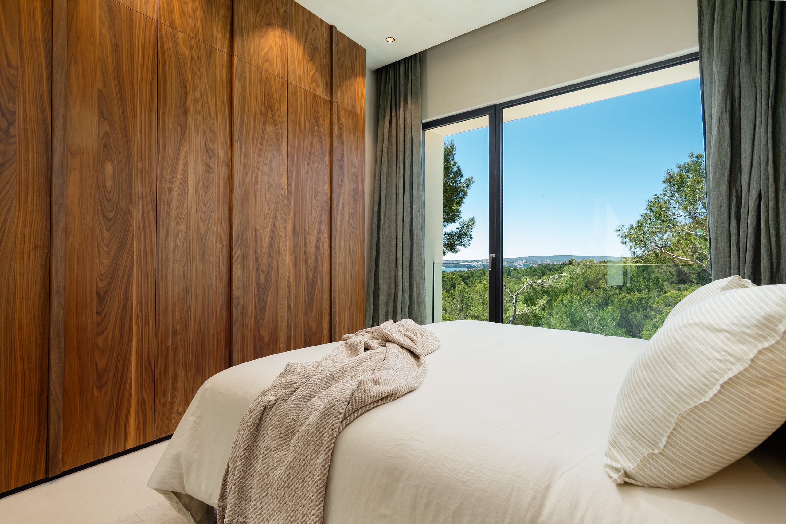 Luxury villa with panoramic sea views in Costa d'en Blanes 10