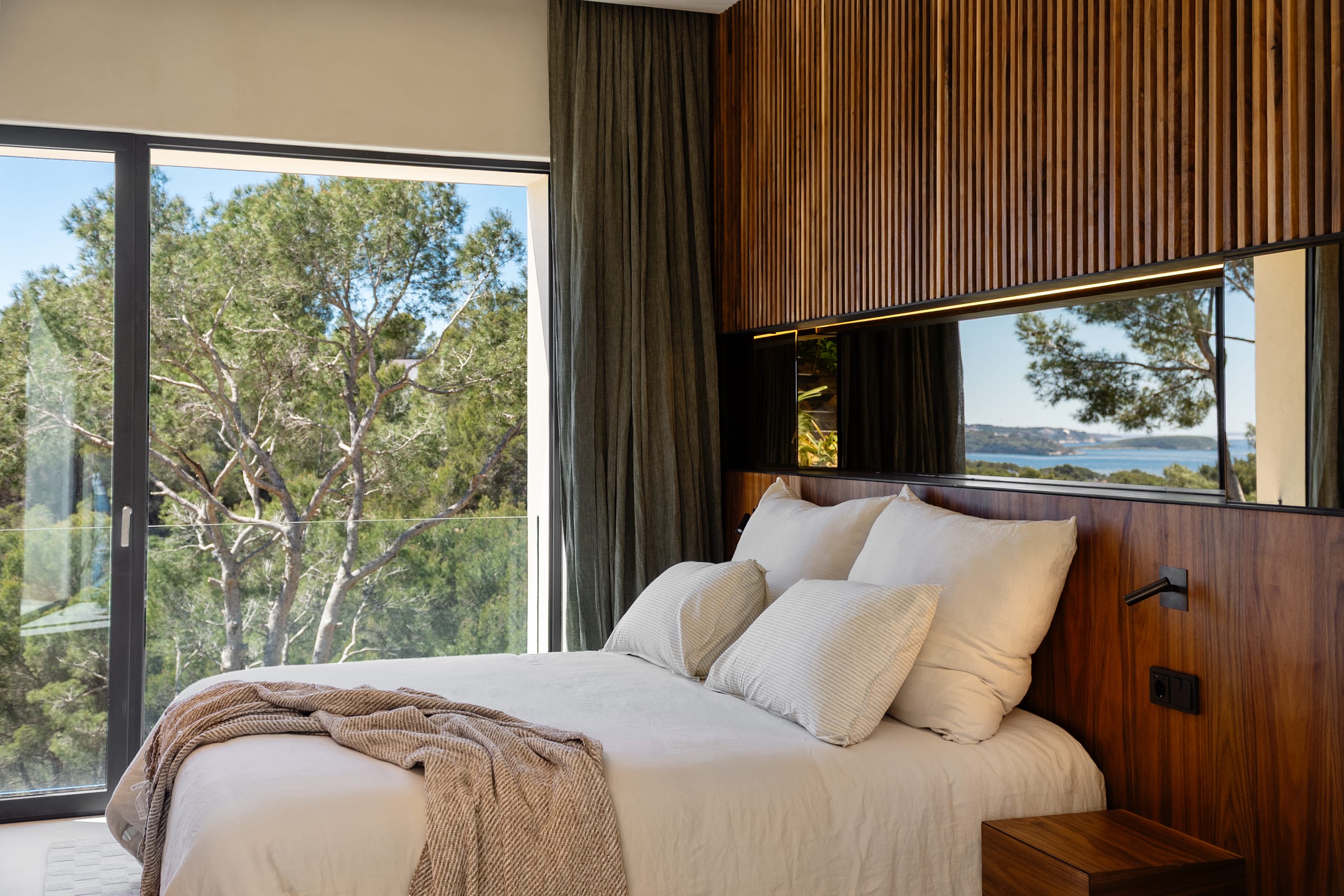 Luxury villa with panoramic sea views in Costa d'en Blanes 7