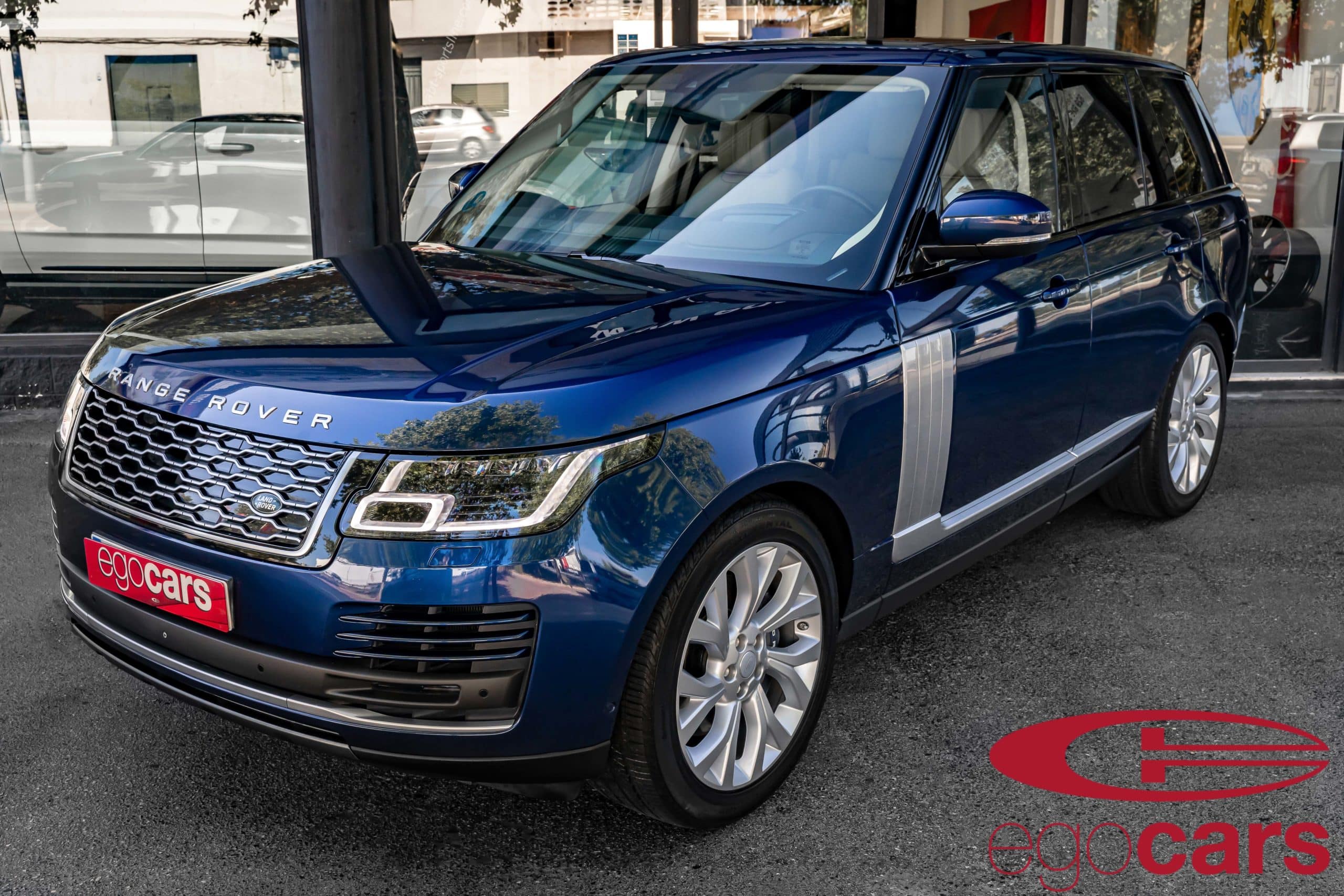RANGE-ROVER-VOGE-i4-PHEV-4WD-AZUL-SVO-PREMIUM-PALETTE-EGOCARS_2-scaled