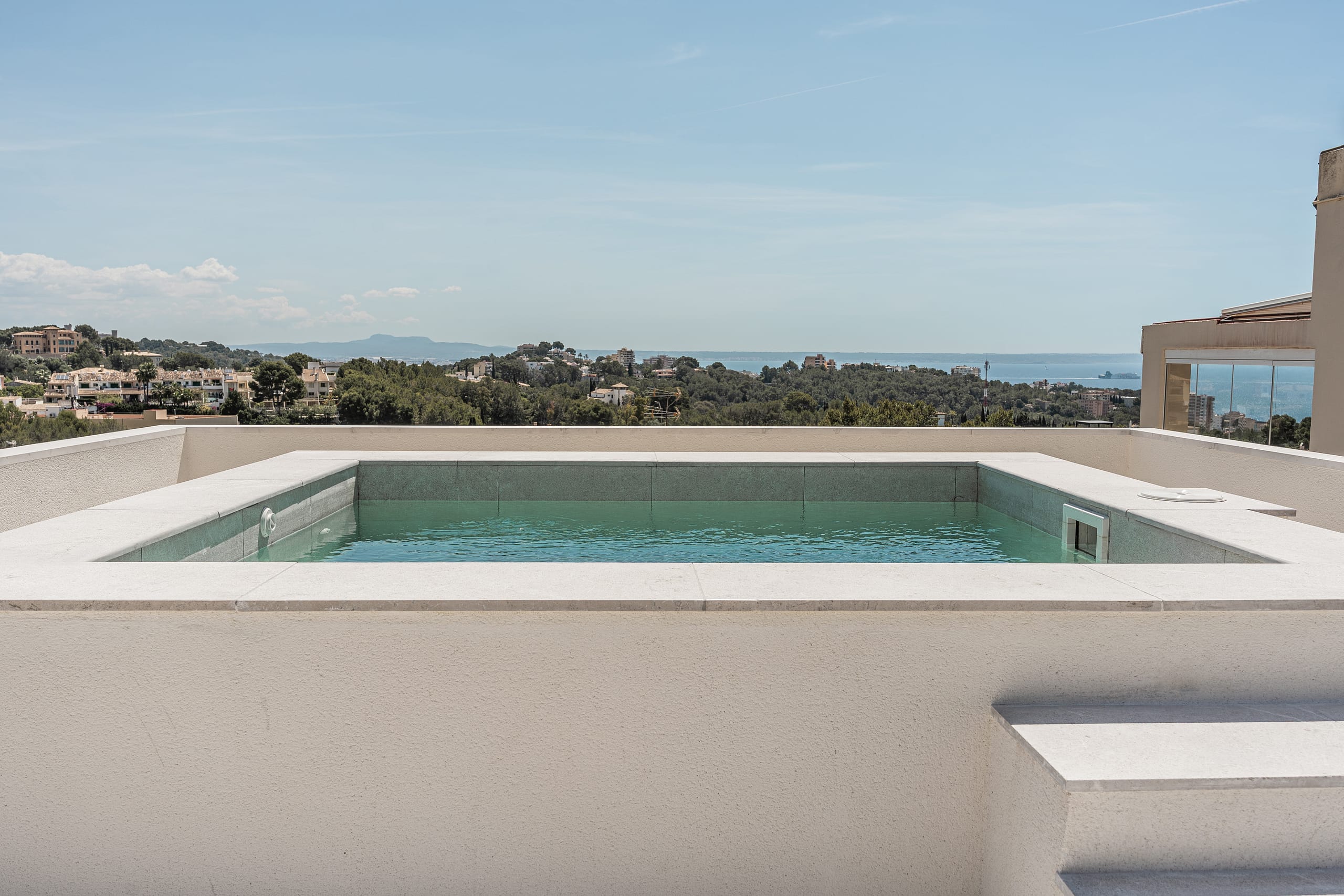 Newly renovated sea view house in Genova 13