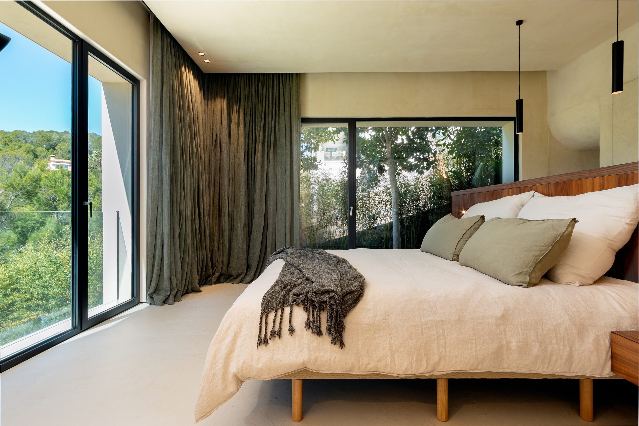 Luxury villa with panoramic sea views in Costa d'en Blanes 25