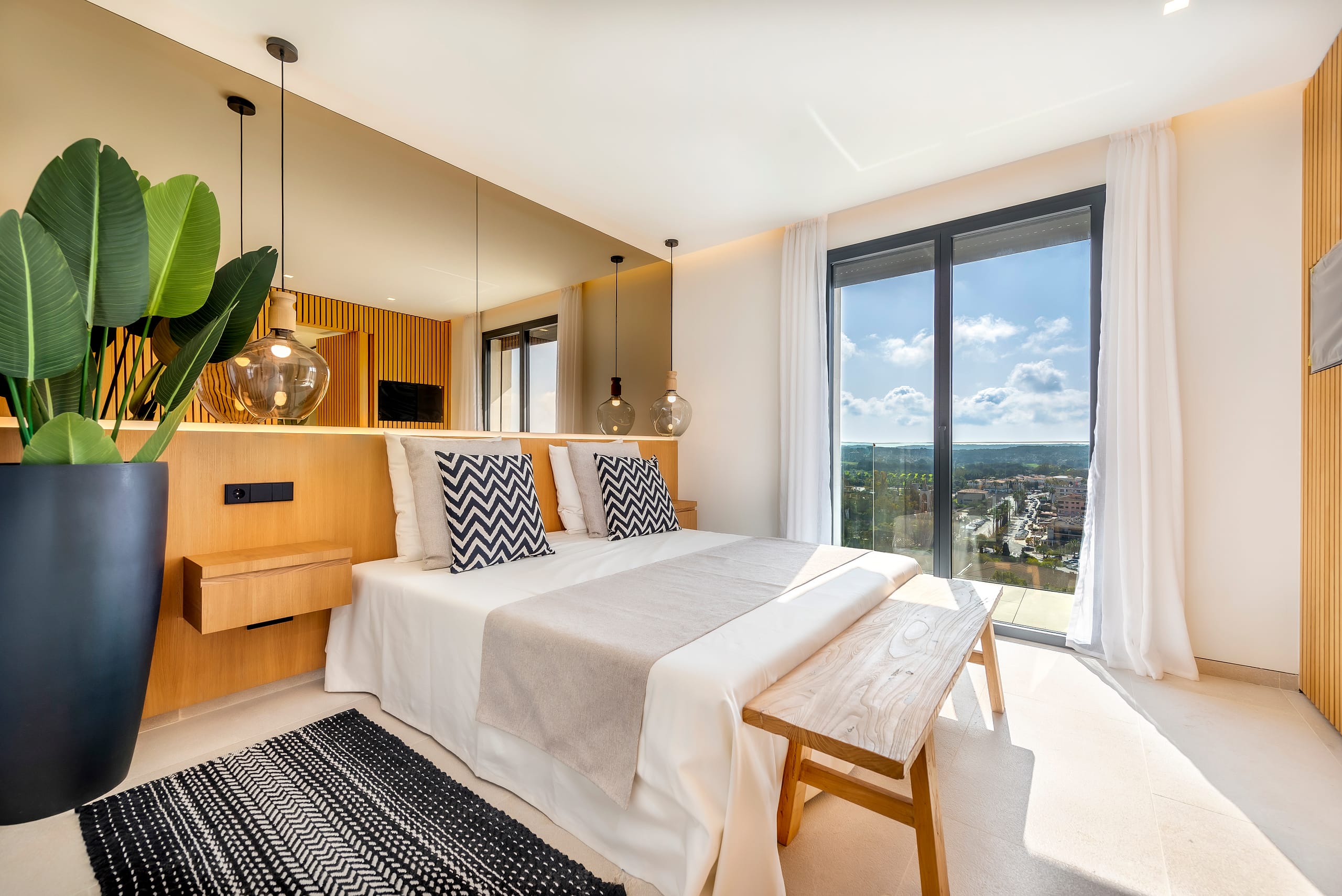 Exclusive penthouse in Santa Ponsa with private rooftop pool, sea views & luxury finishes 38