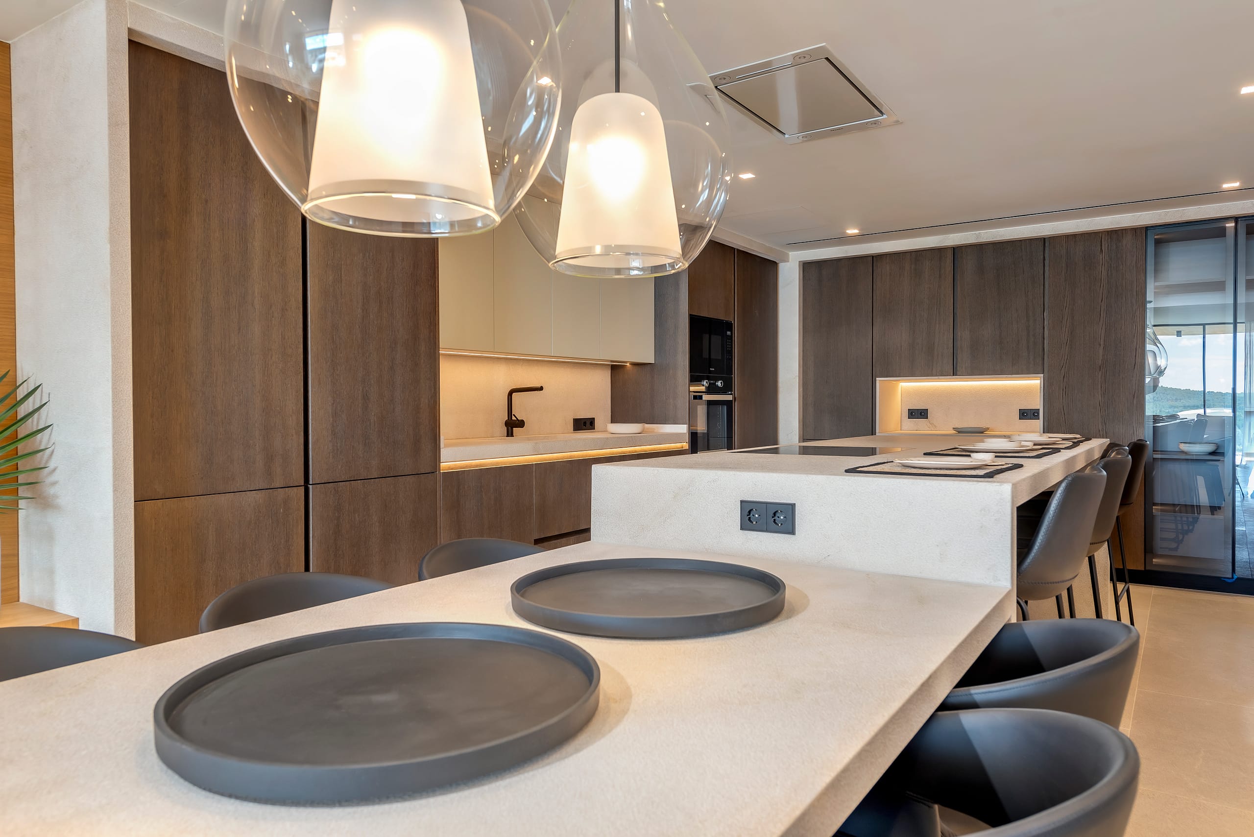 Exclusive penthouse in Santa Ponsa with private rooftop pool, sea views & luxury finishes 31