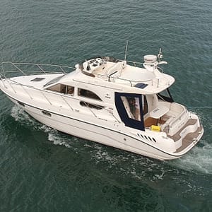 Sealine F33 Flybridge - 1999 - Twin Volvo Penta KAD32