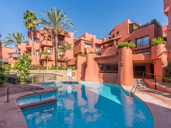 3 Bedroom Apartment in Marbella