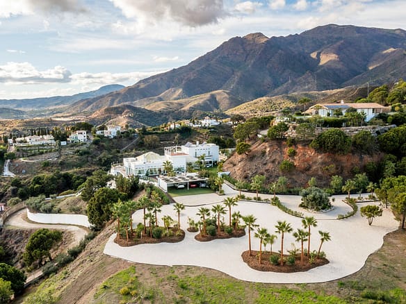 Bedroom House in Estepona